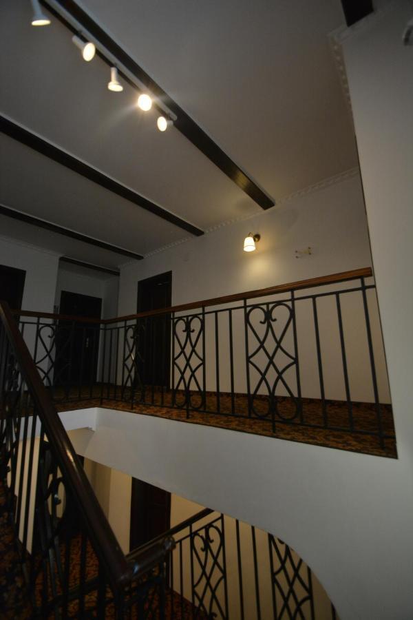 Gala - Guesthouse Орадя Экстерьер фото