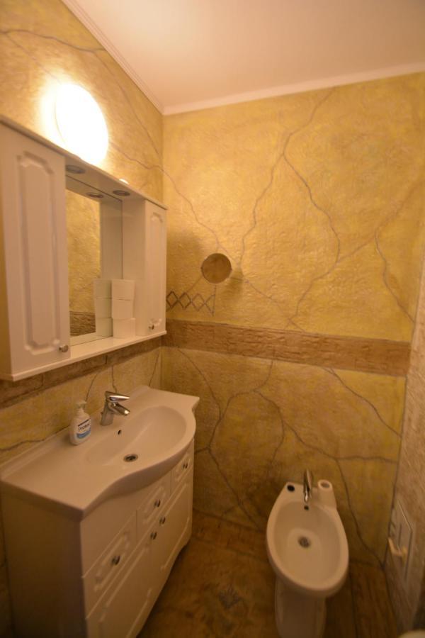 Gala - Guesthouse Орадя Экстерьер фото